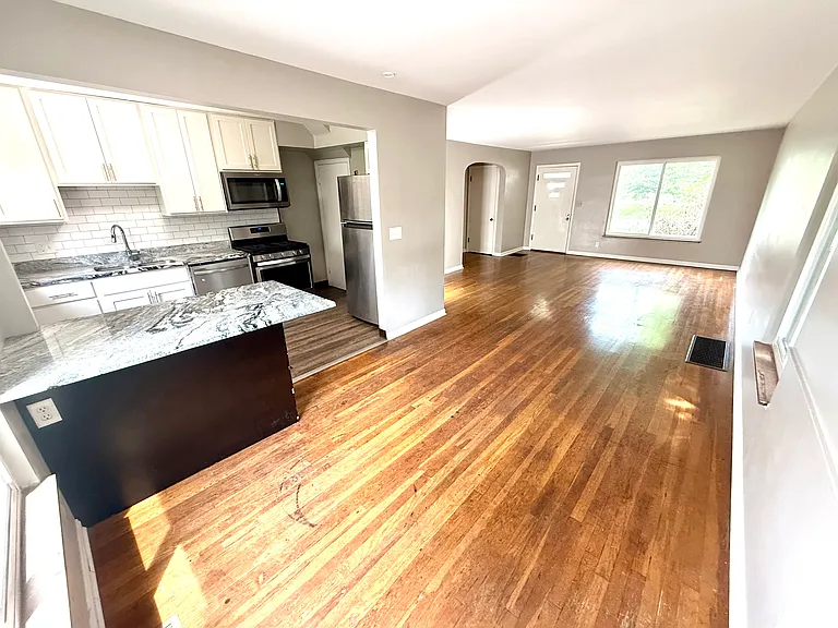 1521 Waltham Rd #1 — Photo 3