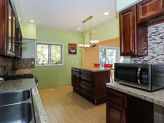 5th image of 28 Brookside Road