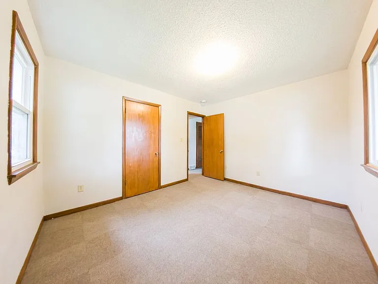 Raceway Park Apartments — Photo 11