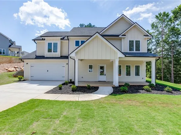 155 Boulder Dr, Toccoa, GA 30577