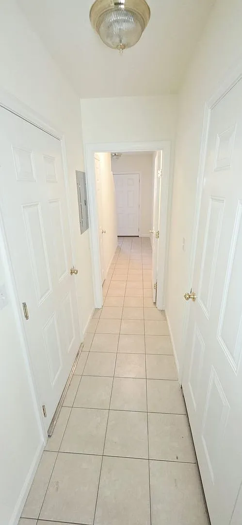Spacious 2BR North End Townhouse w/ Garage & In-Unit Laundry — Photo 2