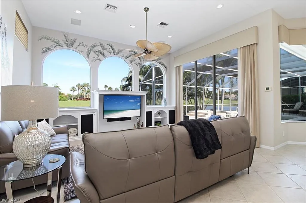 3 bed, 3.0 bath, 2976 sqft, $14,000 — Photo 3