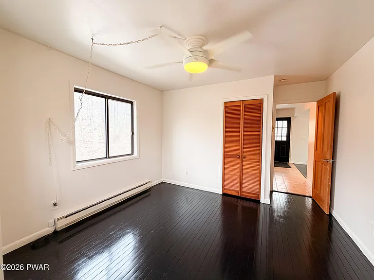 811 Hickory Ct — Photo 8