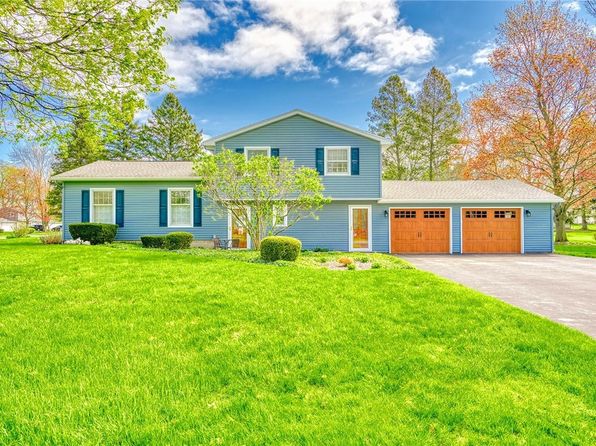 743 Eastwood Cir, Webster, NY 14580