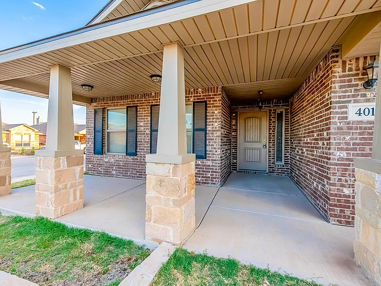 401 Mel Ott Ln — Photo 2