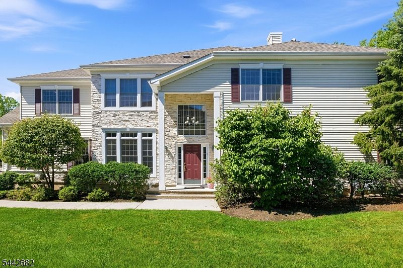 1st image of 10 Camlet Ct