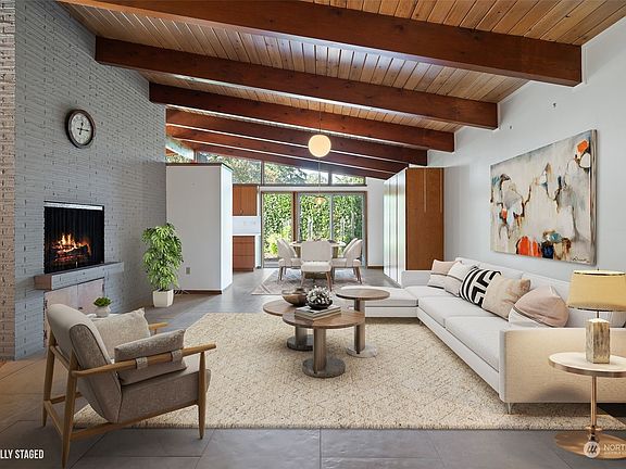 4th image of 315 Island Aire Drive
