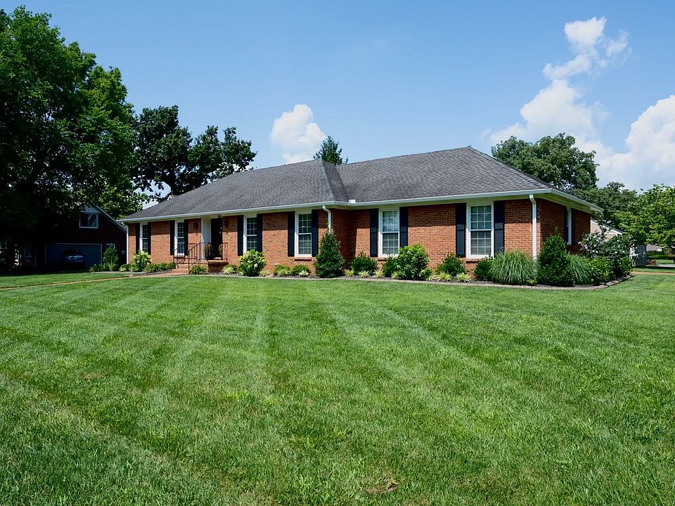 1st image of 3011 Regency Park Dr