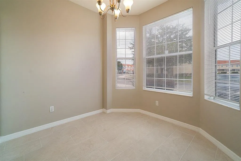 3 bed, 2.5 bath, 1468 sqft, $1,800 — Photo 3