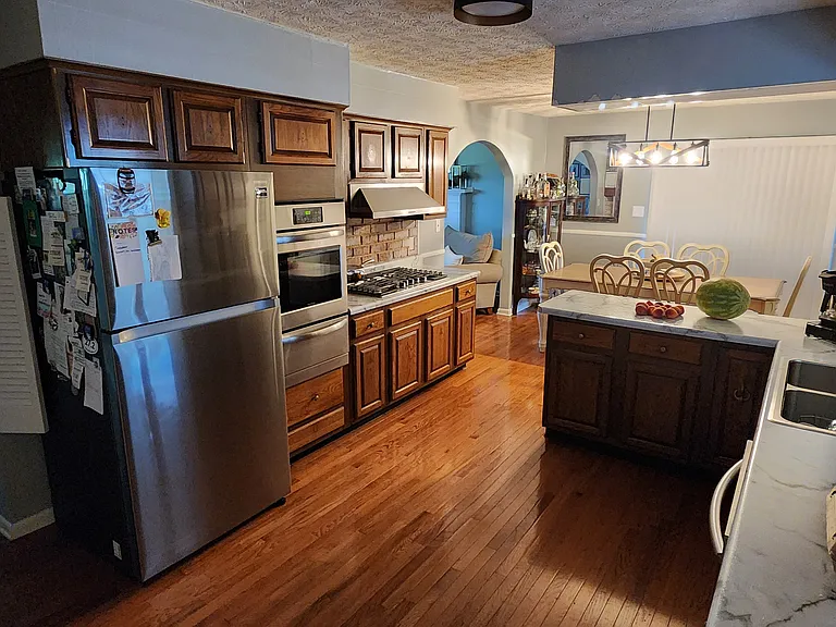 166 Brookview Dr — Photo 8