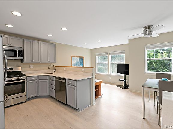 4th image of 138 Underhill Lane
