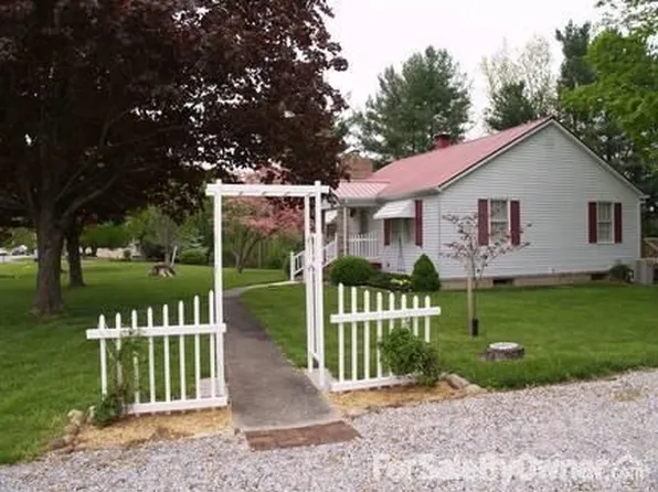 2783 Lantana Rd, Crossville, TN 38572