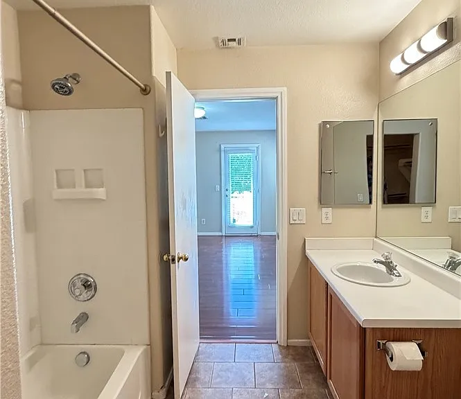 9284 Millikan Ave — Photo 9