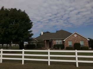 808 Round Hill Rd, Fort Worth, TX 76131