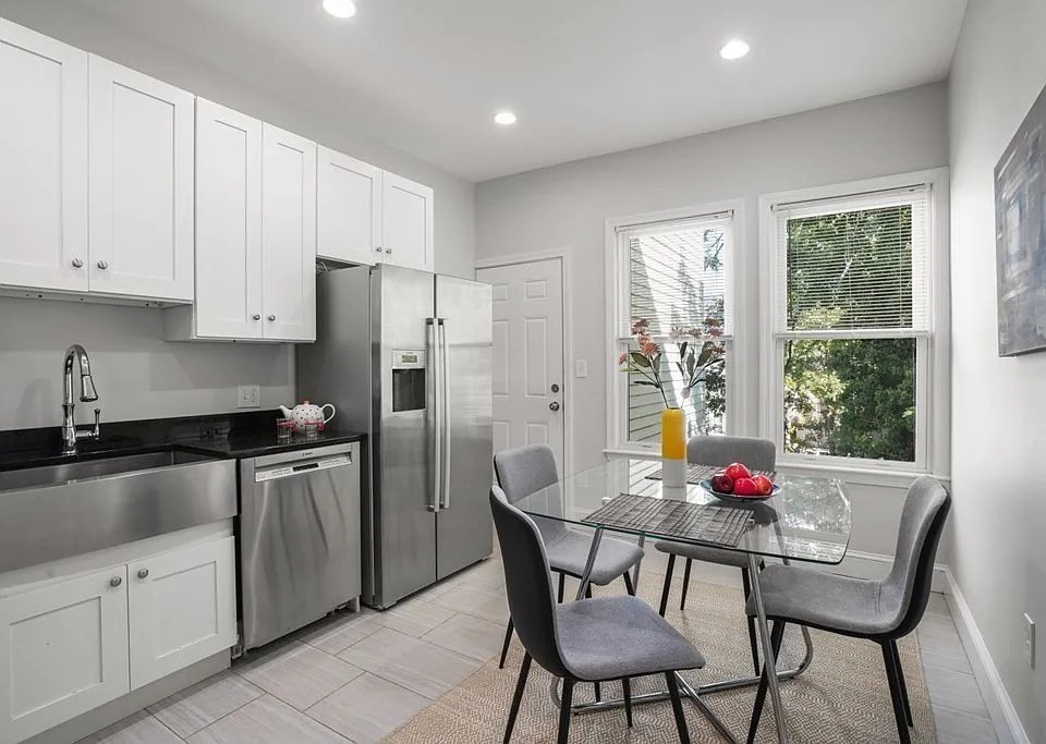 11 Tufts St #6