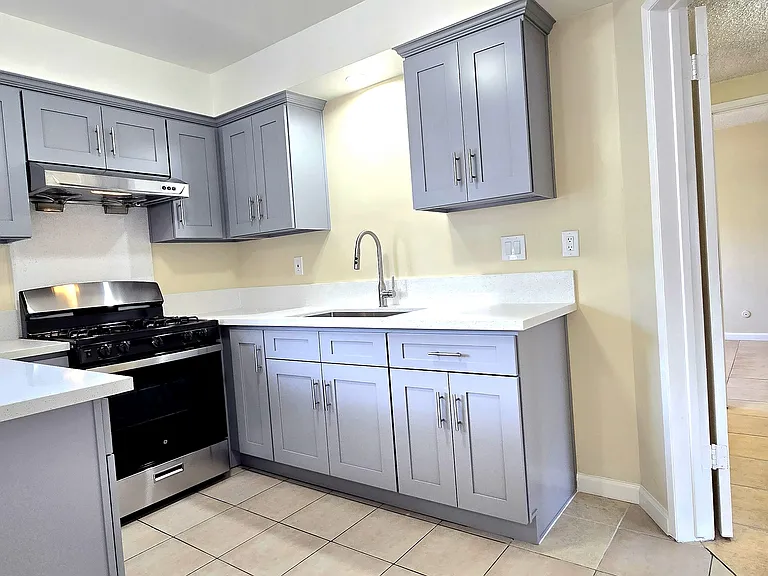 921 Edith Ave #I — Photo 3
