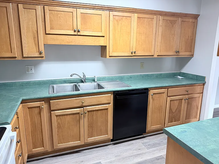 515 Basswood Ave #B22 — Photo 7
