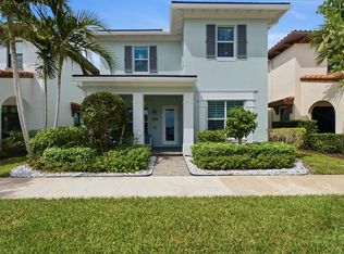 8015 Hobbes Way, Palm Beach Gardens, FL 33418
