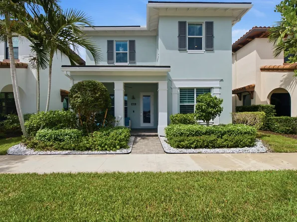 8015 Hobbes Way, Palm Beach Gardens, FL 33418