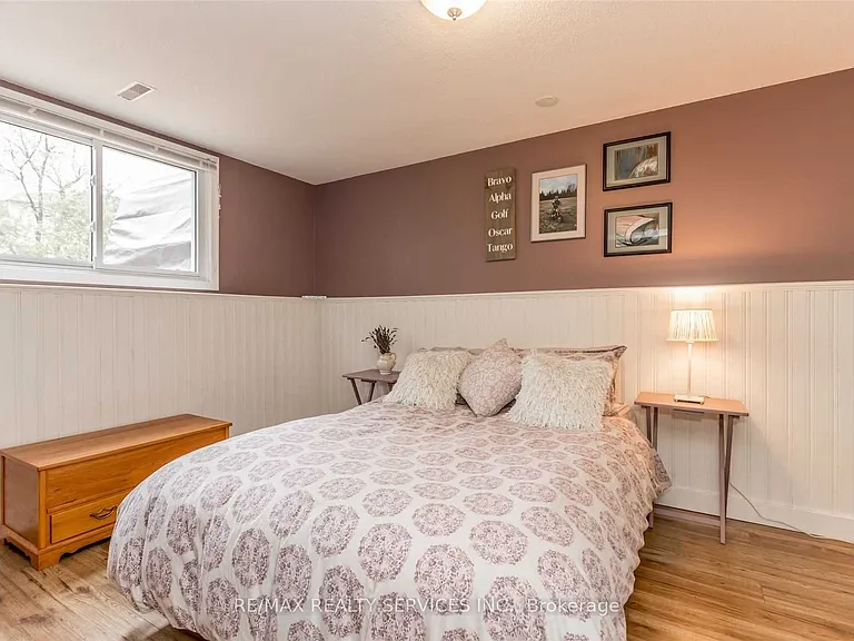 83 Janice Dr — Photo 17