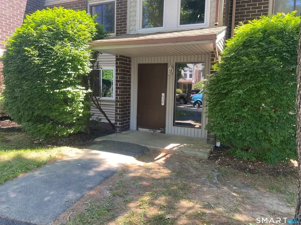 7 Padanaram Road #J245, Danbury, CT 06811