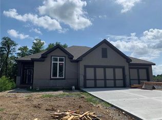 2809 NW 92nd St, Kansas City, MO 64155
