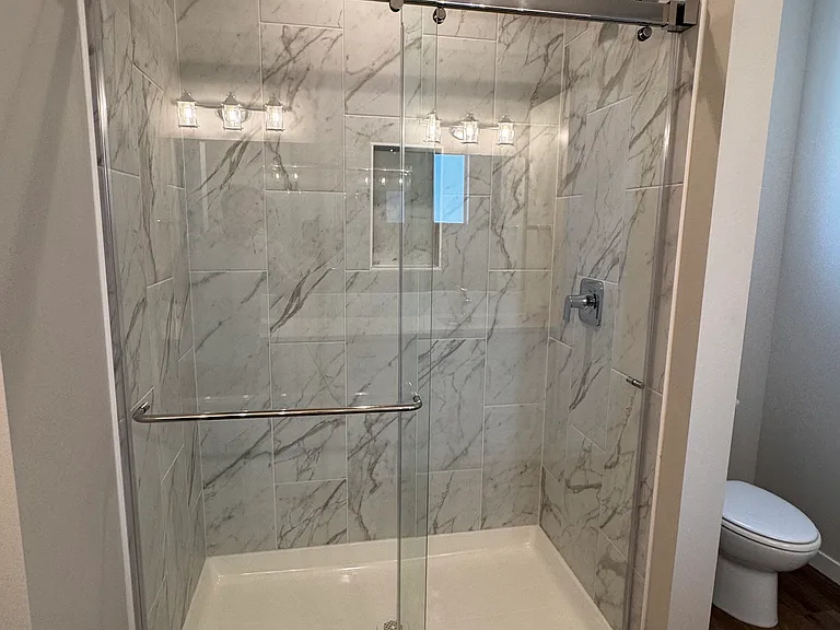 896 E Railroad Ave — Photo 12