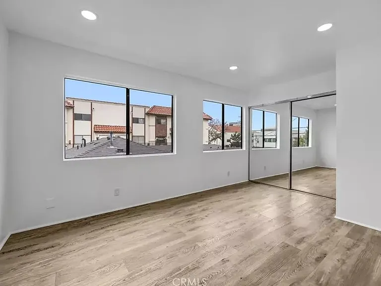 219 N Isabel St #4 — Photo 32