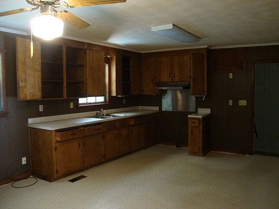4th image of 34 Headland Ave