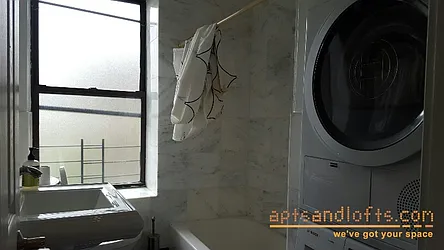 Rented by aptsandlofts.com