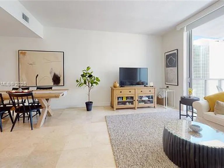 1060 Brickell Ave #1805 — Photo 17