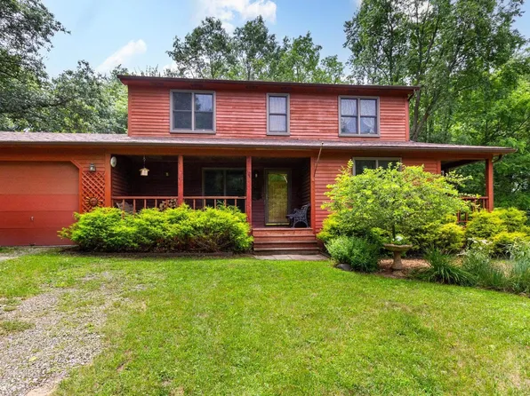 3168 Farmbrook Ln, Metamora, MI 48455