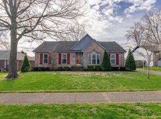 12404 Ledges Dr, Middletown, KY 40243