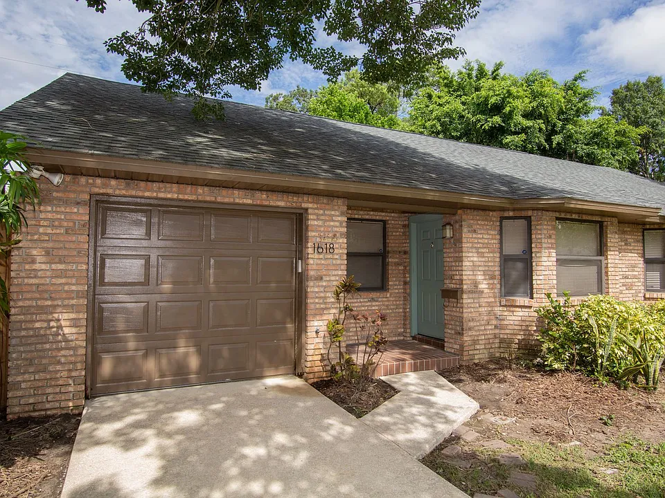 1618 Asher Ln