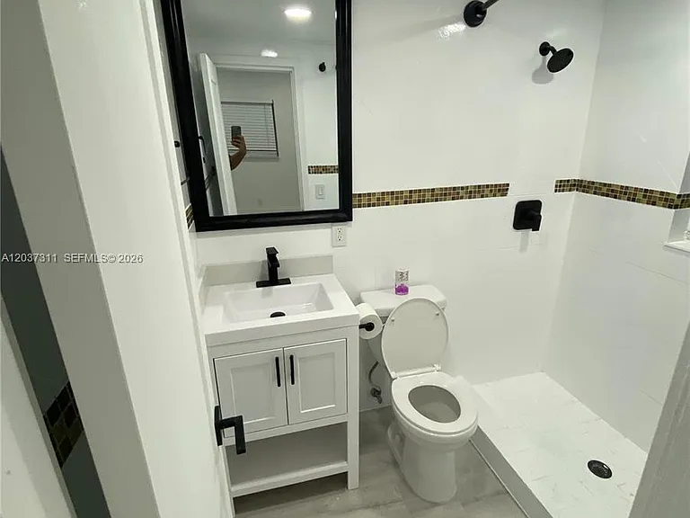 3071 SW 27th Ave #4 — Photo 7