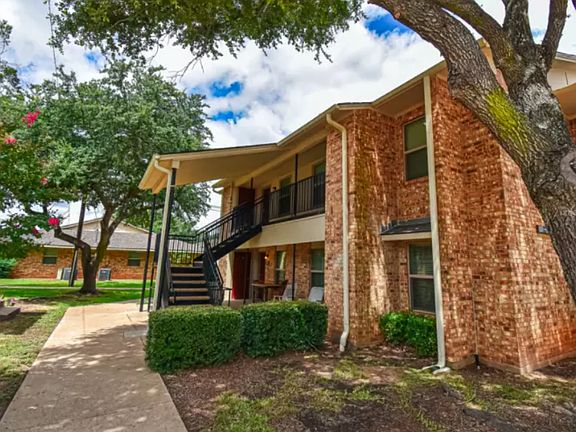 4th image of 160 Gibson Rd #13081