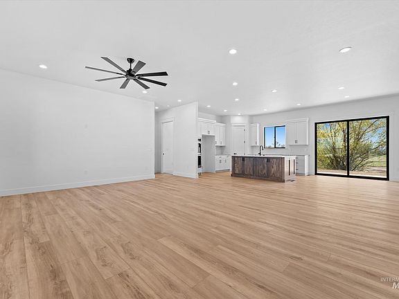 5th image of 26219 Reed Ln