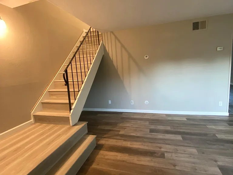 27593 Stromberg Ct — Photo 3