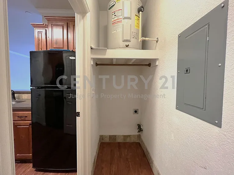 420 W Franklin St #10 — Photo 12