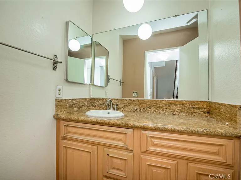 1709 Beechwood Ave — Photo 22