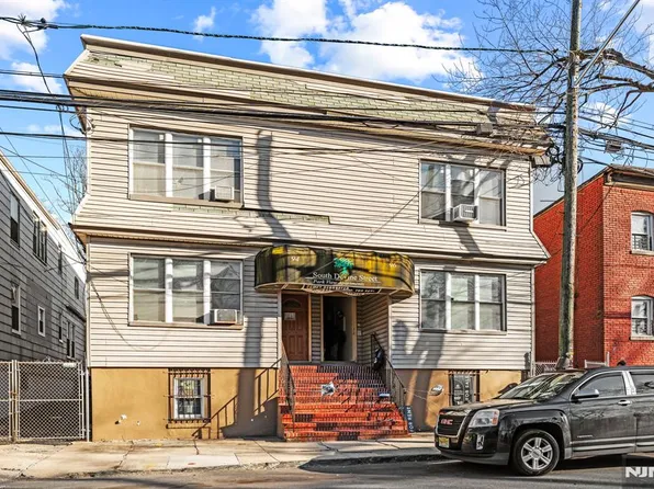 96 S Devine St, Newark, NJ 07106