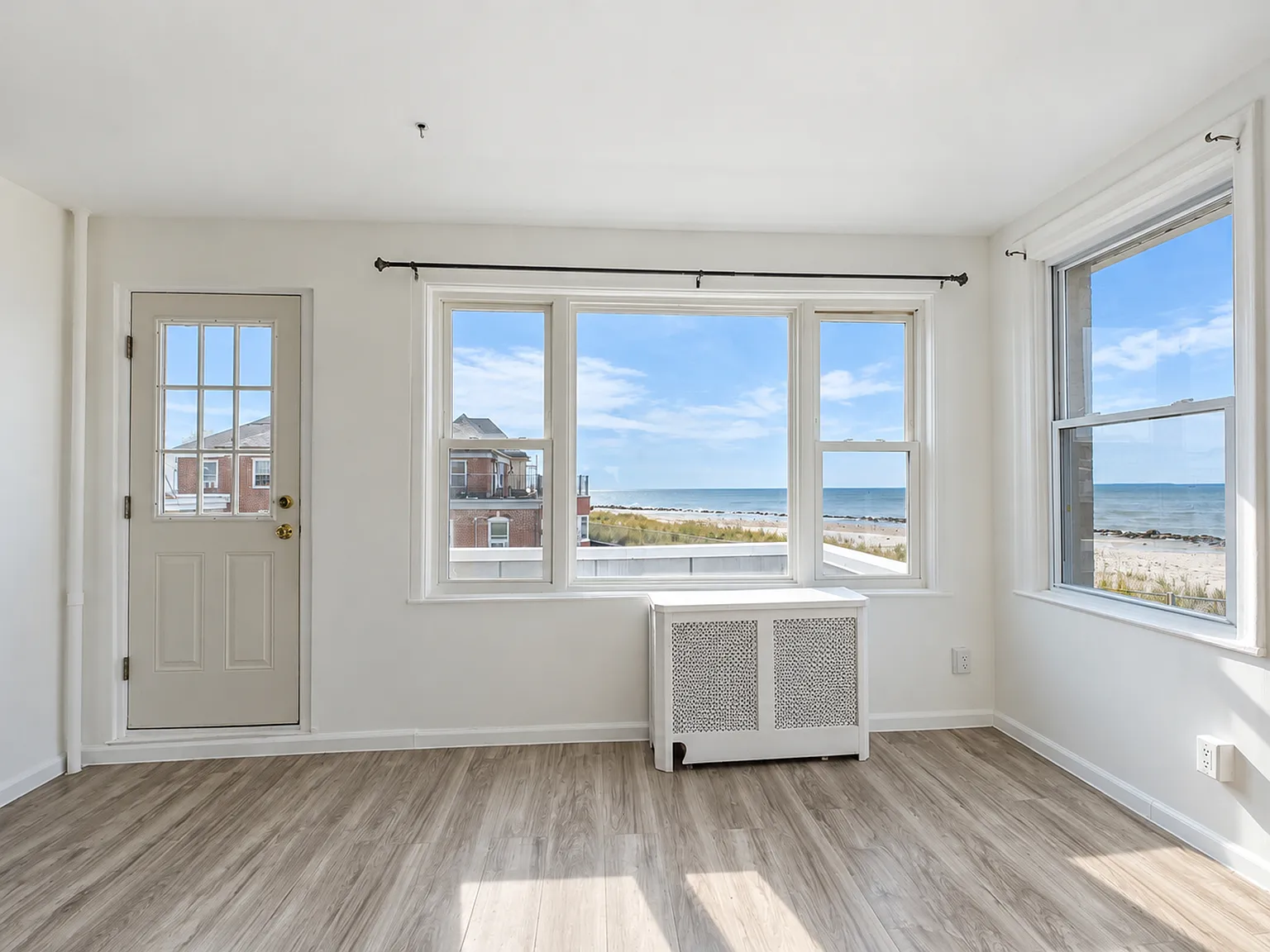 4504 Beach 45th Street — Photo 2