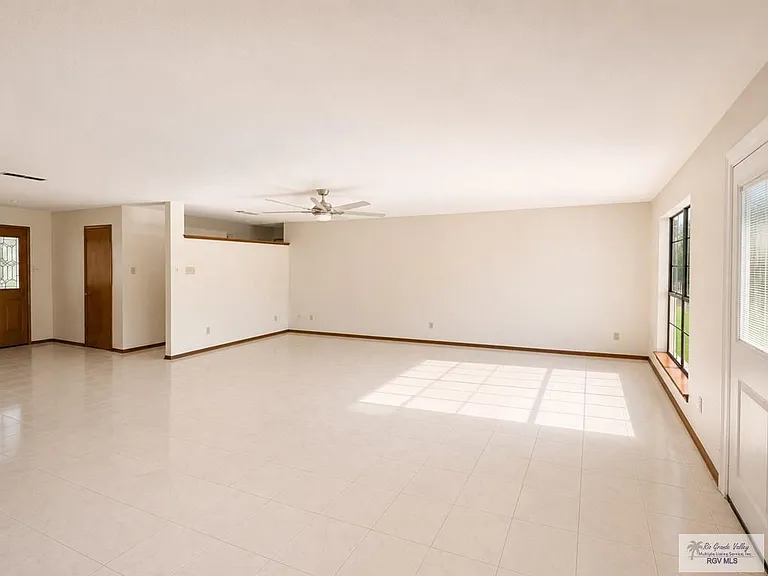 1205 Tesoro Ave — Photo 7