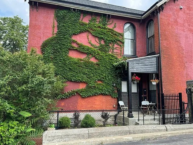 11 Whitney Pl — Photo 3