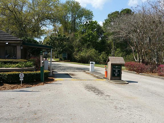 5th image of 12861 Wiregrass Ln