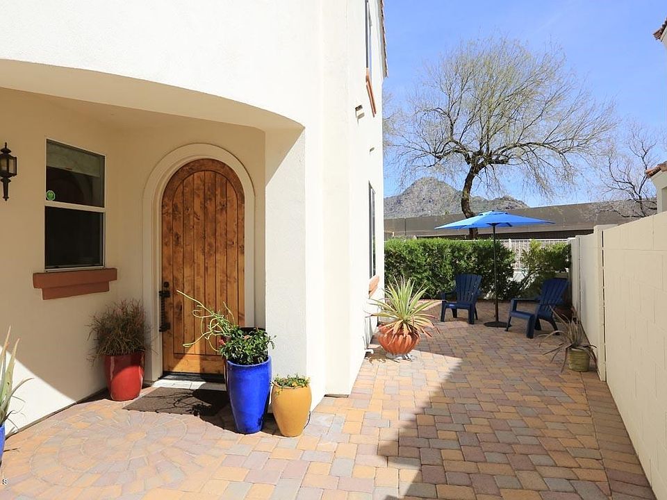 Entry Courtyard