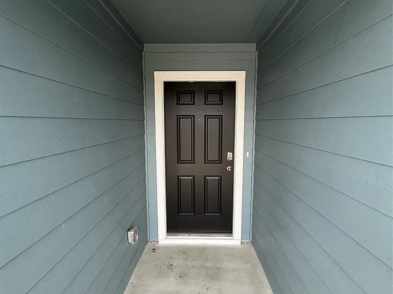 305 Wirecrested Dr — Photo 31