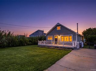 7 Edwards Drive, Shirley, NY 11967