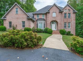 104 Clairmont Dr, Dickson, TN 37055