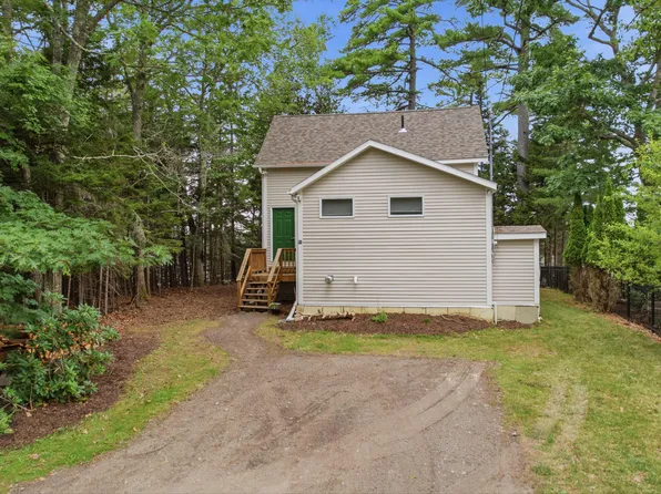91 Shore Drive, Freeport, ME 04032